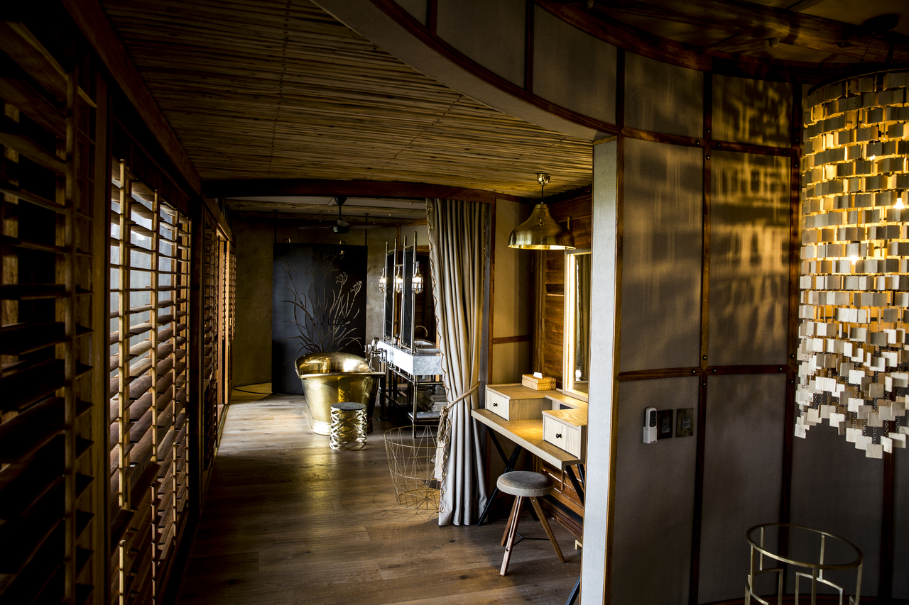 Bathroom at Mombo Camp